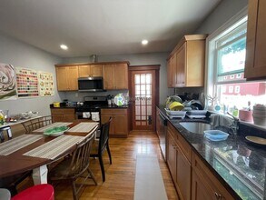 62 Frederick Ave in Medford, MA - Building Photo - Building Photo