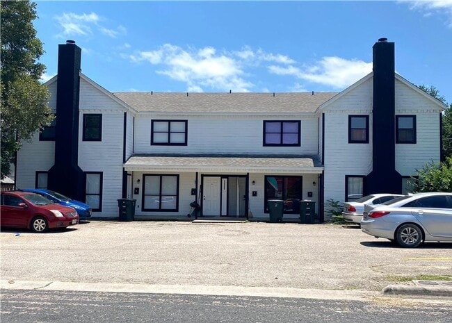 3400 Victoria Cir