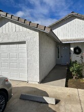 1006 Trinity Ave in Chowchilla, CA - Foto de edificio - Building Photo