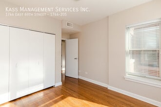 1744 E 69th St in Chicago, IL - Building Photo - Building Photo