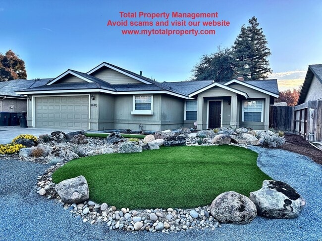 property at 1622 S Peppertree Ct