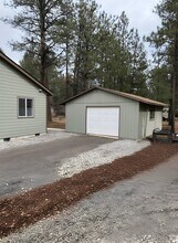 14818 Bluegrass Loop in Sisters, OR - Building Photo - Building Photo