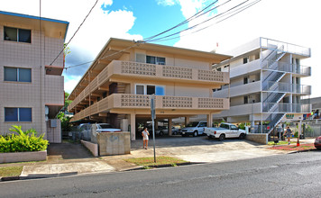 1718 Young St in Honolulu, HI - Building Photo - Building Photo