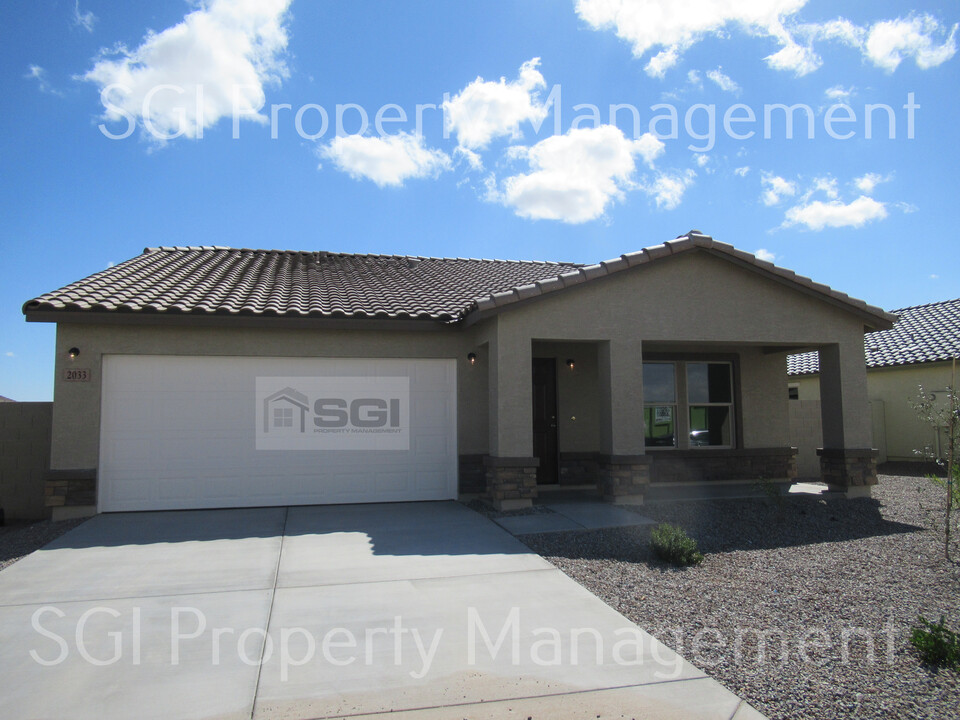 2033 E Velvet Pl in Casa Grande, AZ - Building Photo