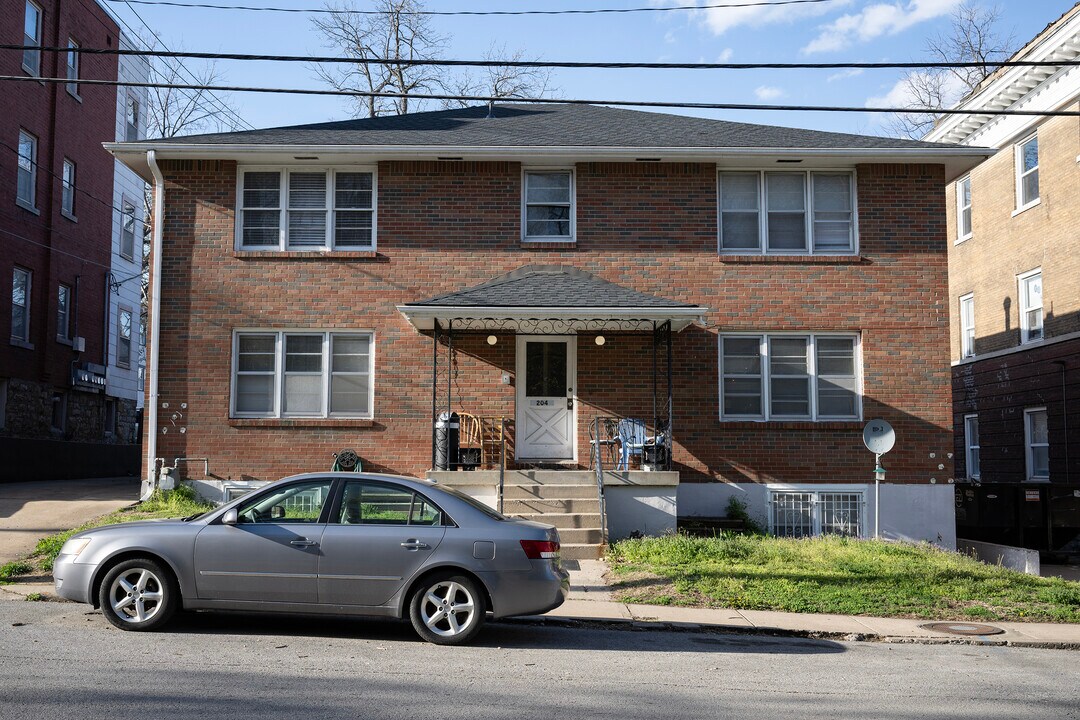 204 W 36th St in Kansas City, MO - Building Photo