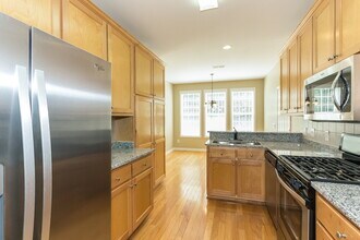 83 Oak Park Square in Newnan, GA - Foto de edificio - Building Photo