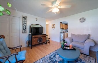 36 Whittle St in Groton, CT - Building Photo - Building Photo