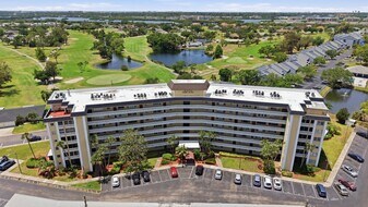 8950 Park Blvd, Unit 304 in Seminole, FL - Building Photo