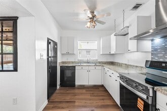 1517 Gray St S in Gulfport, FL - Building Photo - Building Photo