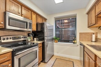 7 Prospect St in Morristown, NJ - Building Photo - Building Photo