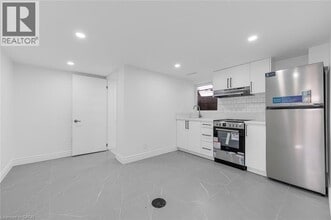 43 Norwich Rd in Hamilton, ON - Building Photo - Building Photo