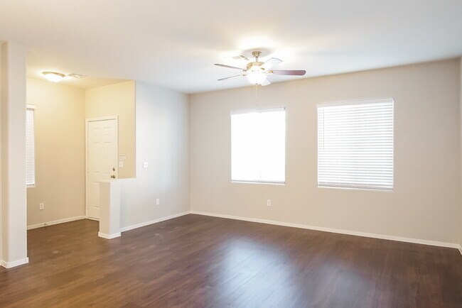 245 Vertigo Tulip Ct in Las Vegas, NV - Building Photo - Building Photo