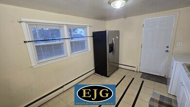 18 Inglewood Ter, Unit 18 in Methuen, MA - Building Photo - Building Photo