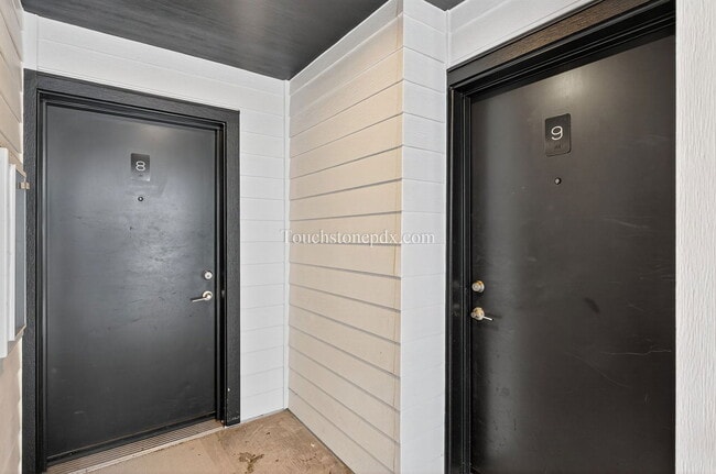 5635 NE Glisan St in Portland, OR - Foto de edificio - Building Photo