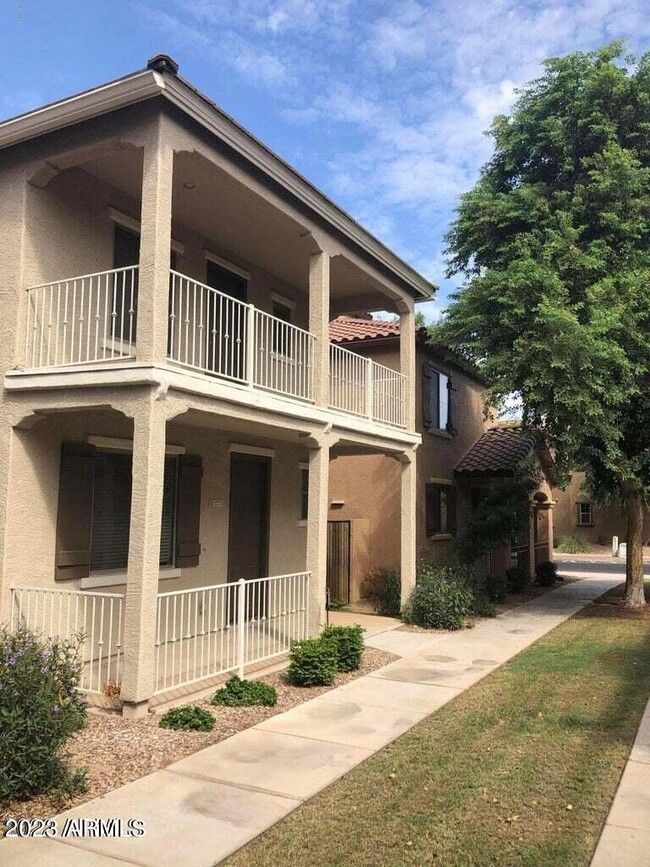 3775 E Santa Fe Ln in Gilbert, AZ - Foto de edificio - Building Photo