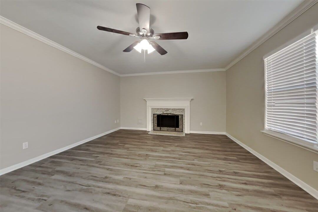 19123 Oakway Dr in Humble, TX - Building Photo