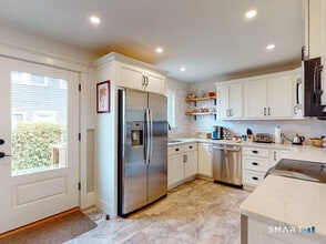 5 Forsyth St in Stonington, CT - Building Photo - Building Photo