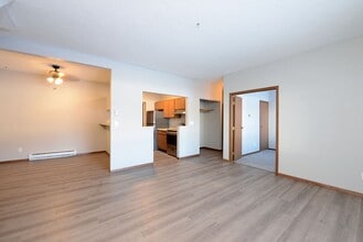 71B Center St in West Fargo, ND - Building Photo - Building Photo