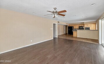 439 E Malibu Dr in Tempe, AZ - Foto de edificio - Building Photo