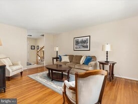 6434 Rives Ct in Springfield, VA - Building Photo