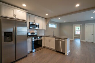 1012 Helen St NE in Grand Rapids, MI - Foto de edificio - Building Photo