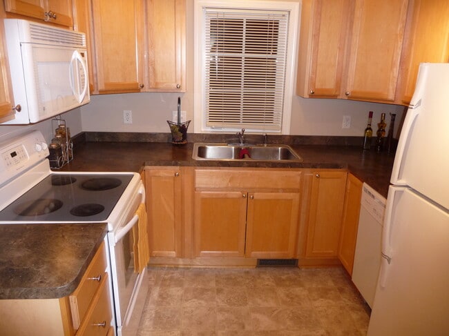 1230 Stoughton Ave, Unit 1230 in Chaska, MN - Building Photo - Building Photo
