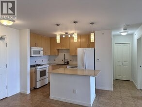 8460 Granville Ave in Richmond, BC - Building Photo - Building Photo