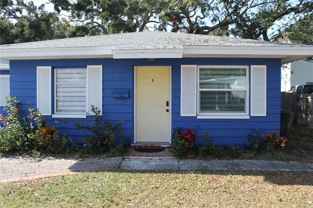 1196 Angle Rd in Dunedin, FL - Building Photo