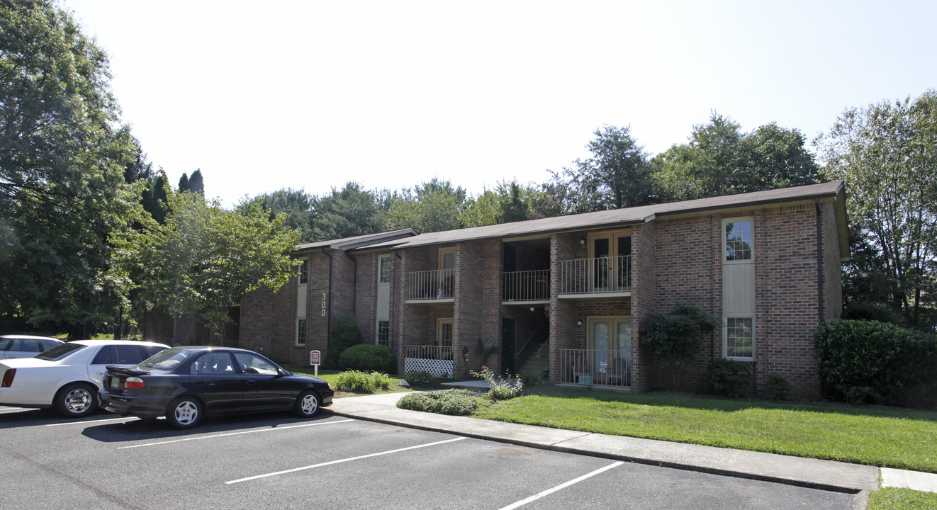 Belle Meade Apartments in Knoxville, TN - Foto de edificio