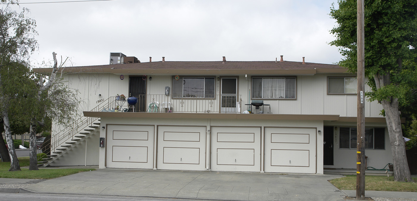 19851 Hathaway Ave in Hayward, CA - Building Photo