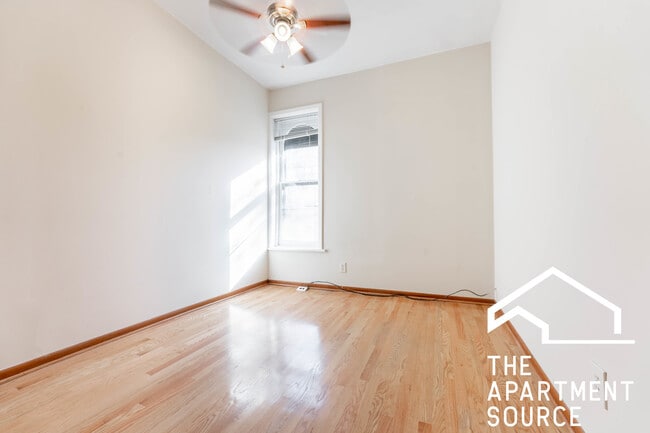 1208 W Wrightwood Ave, Unit g in Chicago, IL - Building Photo - Building Photo