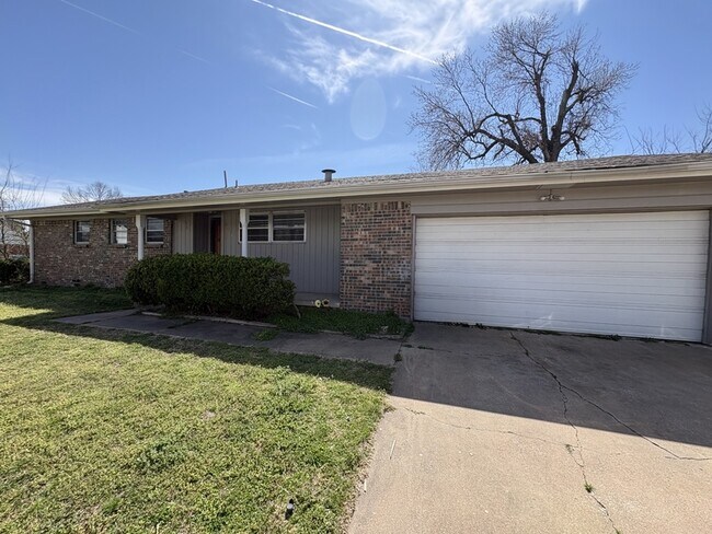 10124 E 22nd St in Tulsa, OK - Building Photo - Building Photo