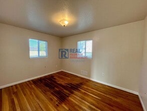 990 Newark St in Aurora, CO - Building Photo - Building Photo