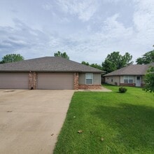 4361 W La Siesta St, Unit 4361 W La Siesta St. in Springfield, MO - Building Photo - Building Photo