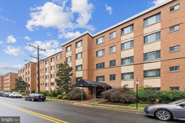 property at 1200 S Arlington Ridge Rd