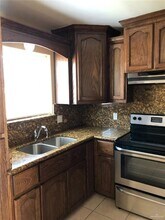 112 W Amy Dr-Unit -C in San Juan, TX - Foto de edificio - Building Photo