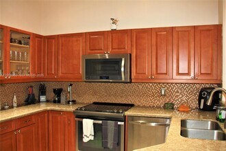 4291 Magnolia Ridge Dr in Weston, FL - Building Photo - Building Photo