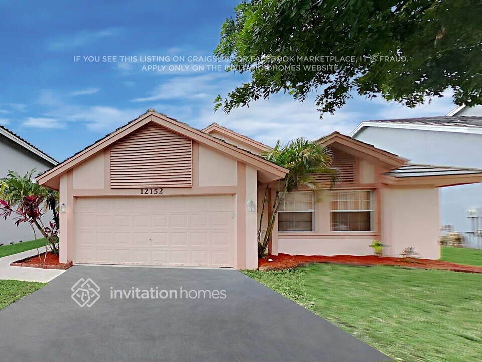 12152 NW 35th Pl in Sunrise, FL - Building Photo