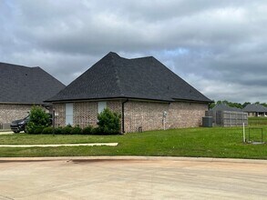 5137 Tensas Dr in Bossier City, LA - Building Photo - Building Photo