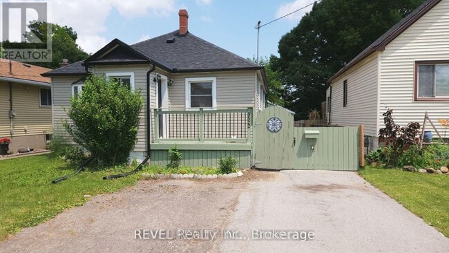 property at 5522 Glenholme Ave