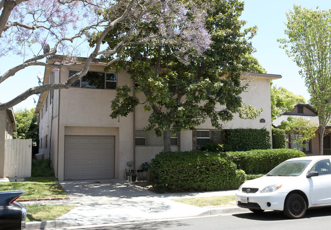 330 Orizaba Ave in Long Beach, CA - Foto de edificio - Building Photo