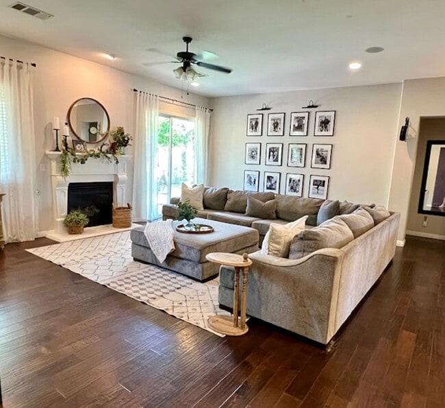 10004 Jersey Shore Dr in Bakersfield, CA - Building Photo - Building Photo