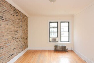 2332.5 N Spaulding Ave in Chicago, IL - Building Photo - Building Photo