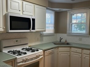 164 Hiawatha Blvd in Parsippany Troy Hills, NJ - Building Photo - Building Photo