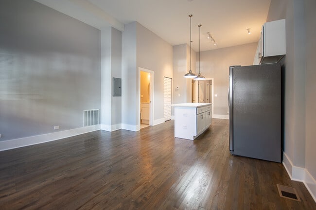 1708 S Carpenter St, Unit 1F in Chicago, IL - Building Photo - Building Photo
