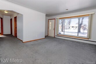 32348 Linderman Ave in Warren, MI - Building Photo - Building Photo