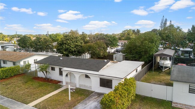 11532 SW 136th Terrace in Miami, FL - Building Photo - Building Photo