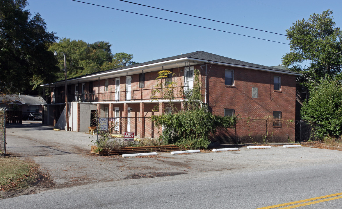 McCrackin Apartments in North Charleston, SC - Building Photo