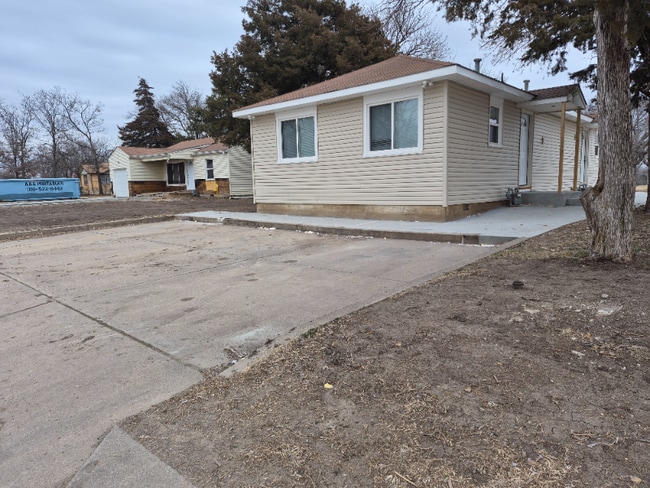 314 S Rose Hill Rd, Unit A in Rose Hill, KS - Foto de edificio - Building Photo