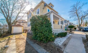 14 Woodbine Rd in Medford, MA - Building Photo - Building Photo